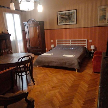 San Petronio Room And Suite Rooms - By Bolognacentro Luxuryh Exteriör bild